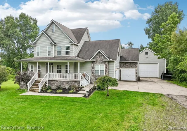 Photo 2 of Single family home for sale at 2633 Groveland Rd, Ortonville, MI 48462 | MLS# 61025568 | Listing updated on 2026-09-16