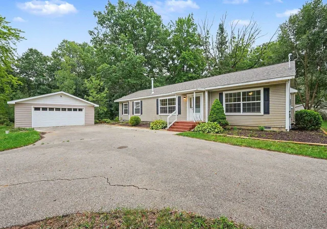 Single family home for sale at 6254 Indian Lake Rds, Gladwin, MI 48624 | MLS# 50220983 | Listing updated on 2026-09-14