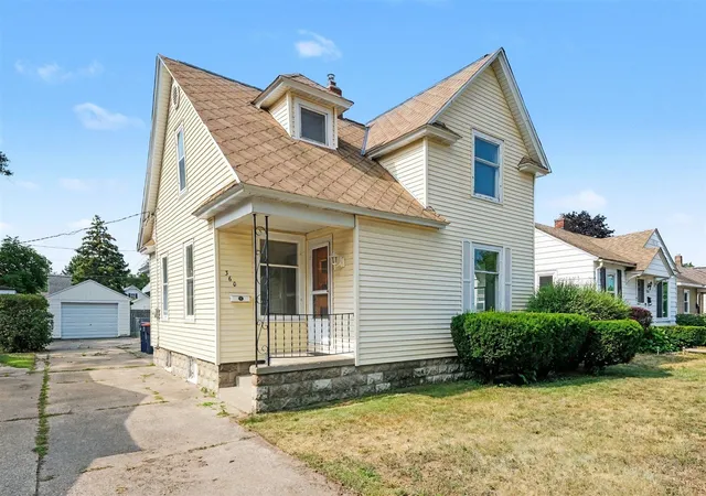 Photo 3 of Single family home for sale at 360 W 18th Street, Holland, MI 49423 | MLS# 70548359 | Listing updated on 2026-09-16
