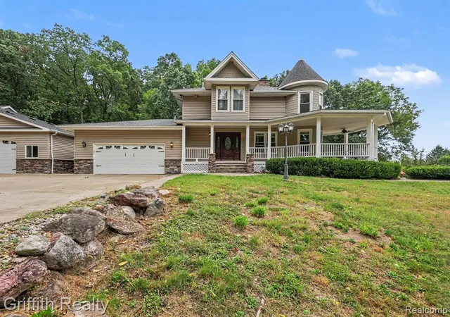 Photo 2 of Sale Pending at 3937 Green Hills Dr, Pinckney, MI 48169 9256 | MLS# 61024487 | Listing updated on 2026-09-04