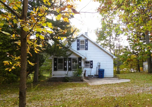Photo 1 of Single family home for sale at 2528 Gardner St #17-19, Alger, MI 48610 | MLS# 80074295 | Listing updated on 2026-10-09
