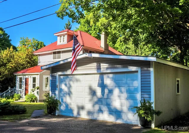 Photo 1 of Single family home for sale at 48465 Lincoln Ave, Houghton, MI 49931 | MLS# 50220338 | Listing updated on 2026-09-04