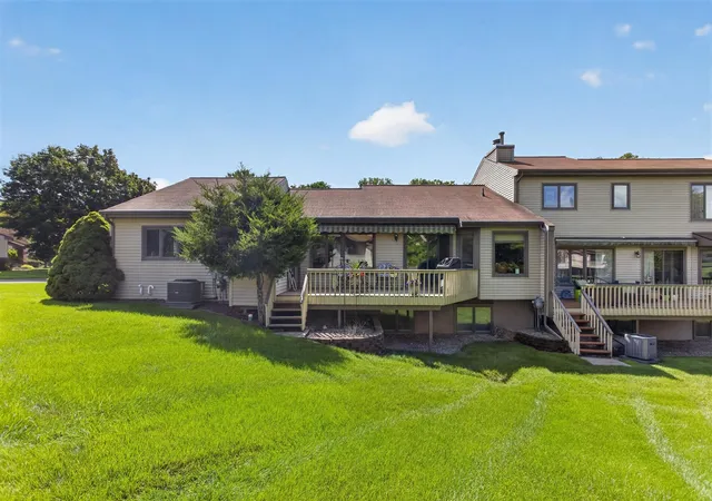 Photo 3 of Condo for sale at 2880 S Wood Dale Dr, Jackson, MI 49203 | MLS# 70554819 | Listing updated on 2026-09-10