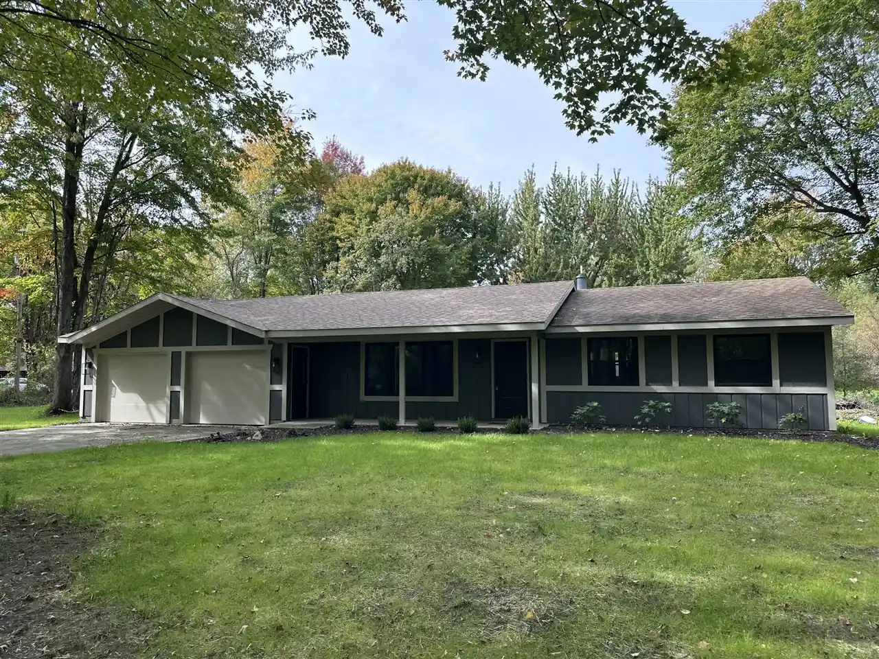Photo 1 of Single family home for sale at 7761 Hanna Lake Ave, Caledonia, MI 49316 | MLS# 70554415 | Listing updated on 2026-10-27