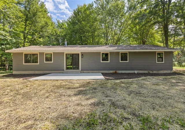 Photo 3 of Single family home for sale at 7761 Hanna Lake Ave, Caledonia, MI 49316 | MLS# 70554415 | Listing updated on 2026-09-08