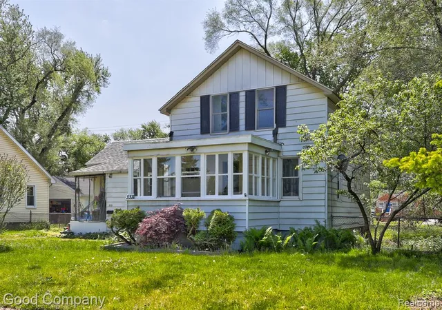 Photo 1 of Single family home for sale at 335 W Lincoln Ave, Madison Heights, MI 48071 3905 | MLS# 61013249 | Listing updated on 2026-09-09