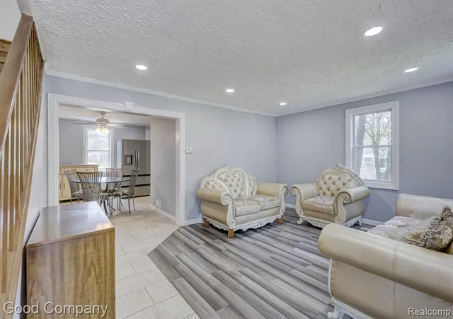 Photo 4 of Single family home for sale at 335 W Lincoln Ave, Madison Heights, MI 48071 3905 | MLS# 61013249 | Listing updated on 2026-10-24