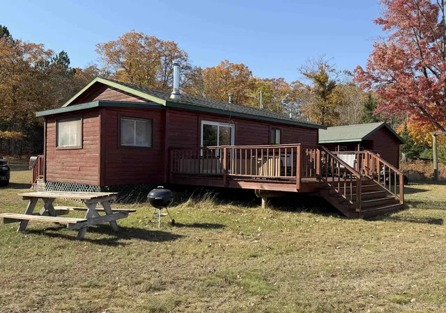 Photo 3 of Single family home for sale at 11515 Co Rd Cmm, Ishpeming, MI 49849 | MLS# 50224559 | Listing updated on 2026-10-12
