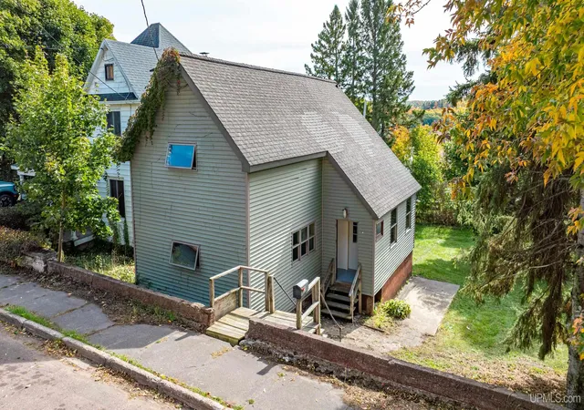 Single family home for sale at 820 Summit St, Hancock, MI 49930 | MLS# 50223854
