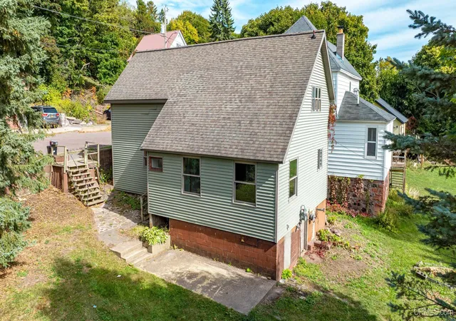 Photo 2 of Single family home for sale at 820 Summit St, Hancock, MI 49930 | MLS# 50223854 | Listing updated on 2026-10-05