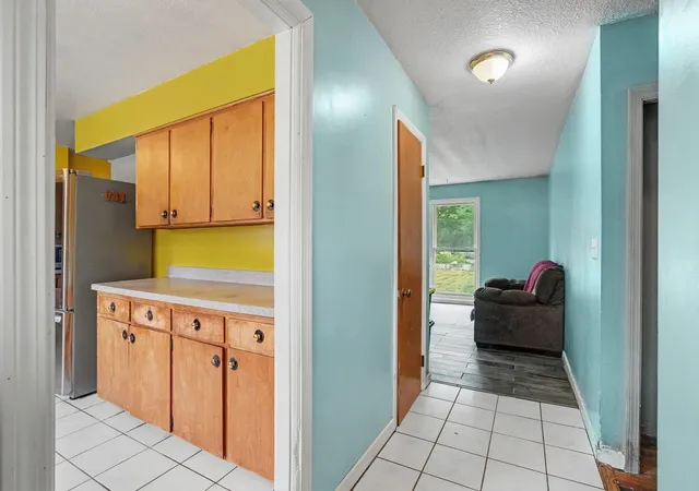 Photo 3 of Single family home for sale at 1044 E Washburn Pl, Saginaw, MI 48602 | MLS# 50220275 | Listing updated on 2026-09-17
