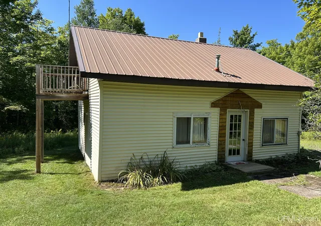 Single family home for sale at 539 Dalton Rd, Skandia, MI 49885 | MLS# 50220728