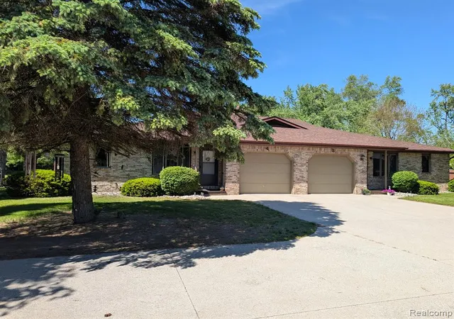 Photo 1 of Sale Pending at 600 Thomas St, Hemlock, MI 48626 | MLS# 60982498 | Listing updated on 2026-10-09