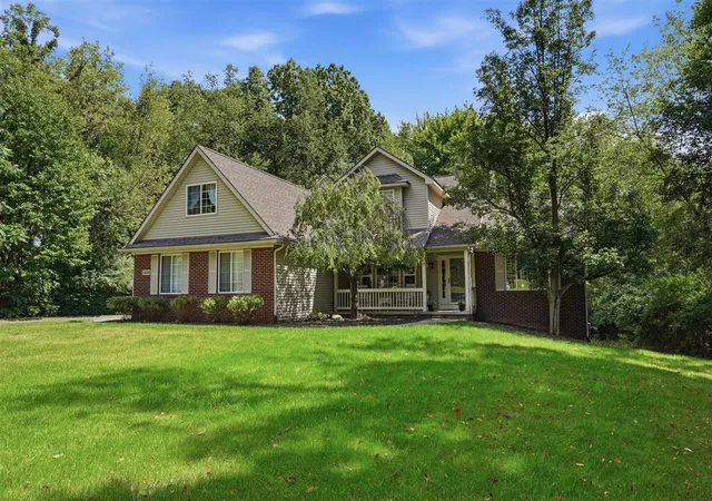 Photo 3 of Single family home for sale at 3431 Eagle Valley Ct, Howell, MI 48843 | MLS# 70555722 | Listing updated on 2026-09-08