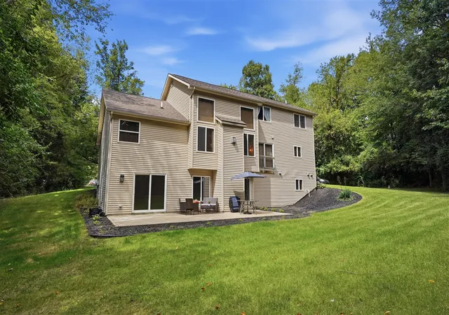 Photo 4 of Single family home for sale at 3431 Eagle Valley Ct, Howell, MI 48843 | MLS# 70555722 | Listing updated on 2026-09-08