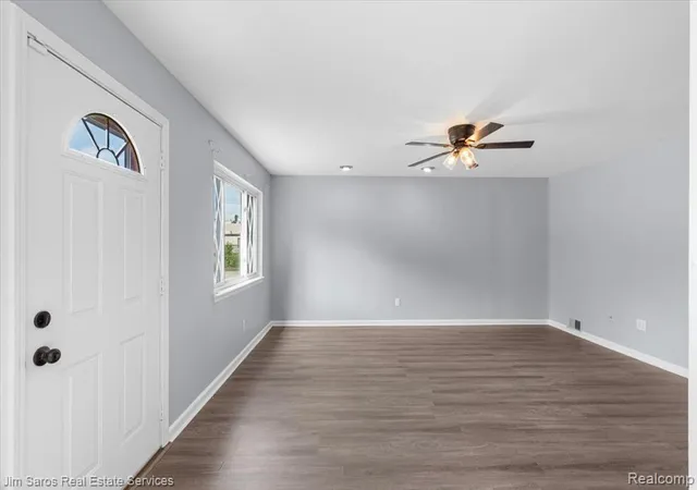 Photo 4 of Single family home for sale at 22509 Avon St, Saint Clair Shores, MI 48082 | MLS# 61025305 | Listing updated on 2026-09-04