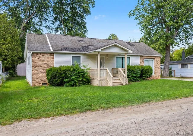 Photo 2 of Single family home for sale at 7313 Oak Rd, Lexington, MI 48450 8958 | MLS# 61025864 | Listing updated on 2026-09-01