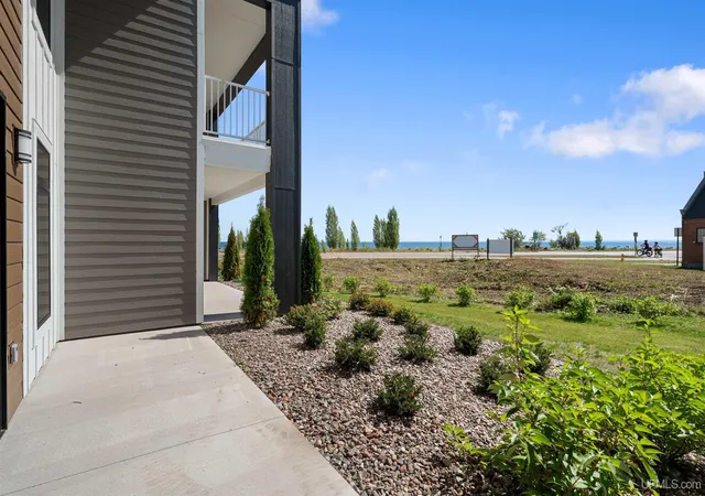 Photo 4 of Condo for sale at 2401 N Lakeshore Blvd, Marquette, MI 49855 | MLS# 50145756 | Listing updated on 2026-09-15