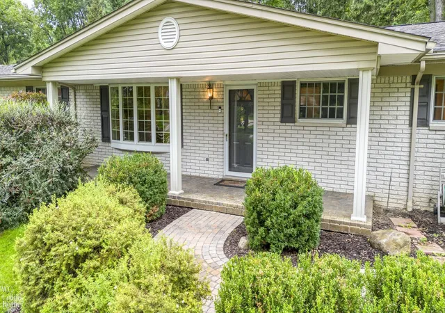 Photo 2 of Single family home for sale at 1200 Priscilla Ln, Rochester Hills, MI 48309 | MLS# 50223605 | Listing updated on 2026-10-21