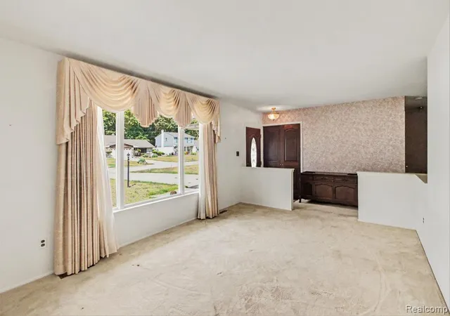 Photo 4 of Single family home for sale at 23930 Rockingham St, Southfield, MI 48033 7027 | MLS# 61025167 | Listing updated on 2026-10-31