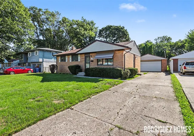 Photo 1 of Sale Pending at 1732 Benjamin Ave, Grand Rapids, MI 49505 | MLS# 70557232 | Listing updated on 2026-09-18