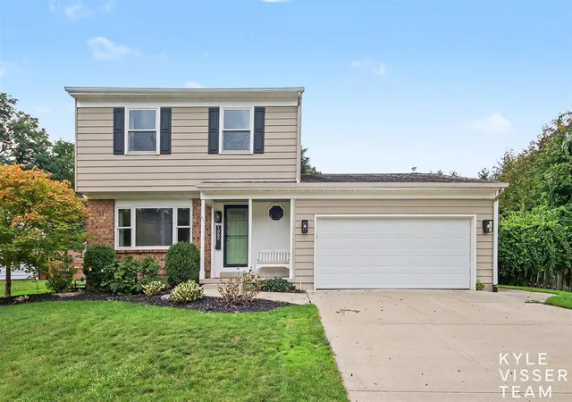 Single family home for sale at 1865 Ridgemoor Dr, Grand Rapids, MI 49506 | MLS# 70557835