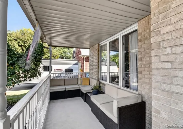 Photo 3 of Single family home for sale at 1542 N John Daly Rd, Dearborn Heights, MI 48127 | MLS# 61025958 | Listing updated on 2026-09-19