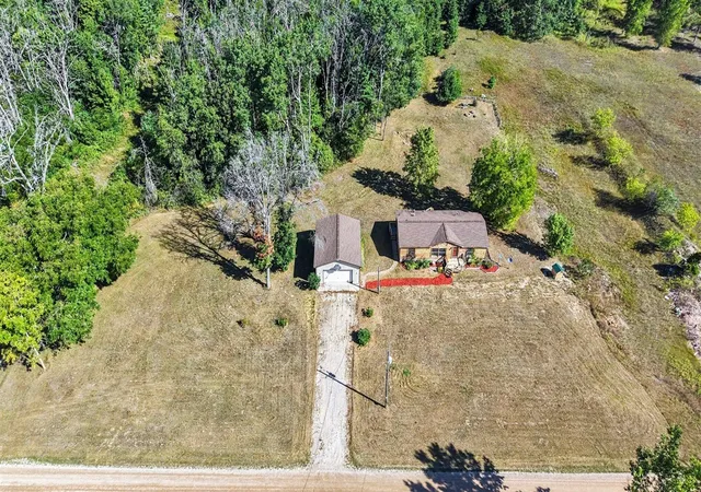 Photo 3 of Sale Pending at 23410 N County Line Rd, Newaygo, MI 49337 | MLS# 70554716 | Listing updated on 2026-09-03