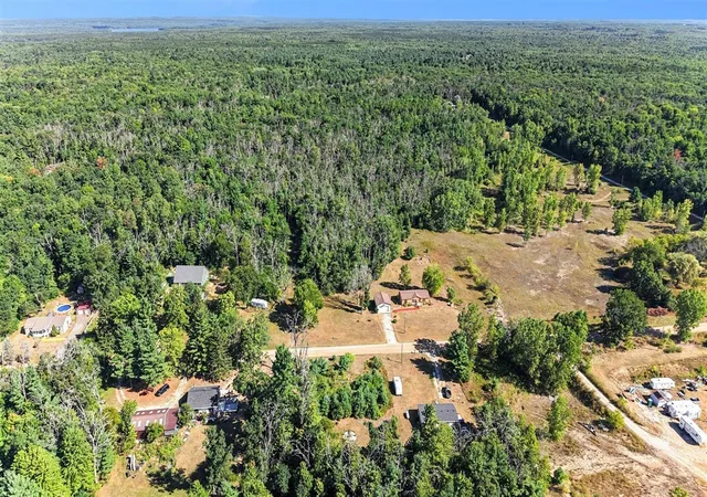 Photo 4 of Sale Pending at 23410 N County Line Rd, Newaygo, MI 49337 | MLS# 70554716 | Listing updated on 2026-09-03
