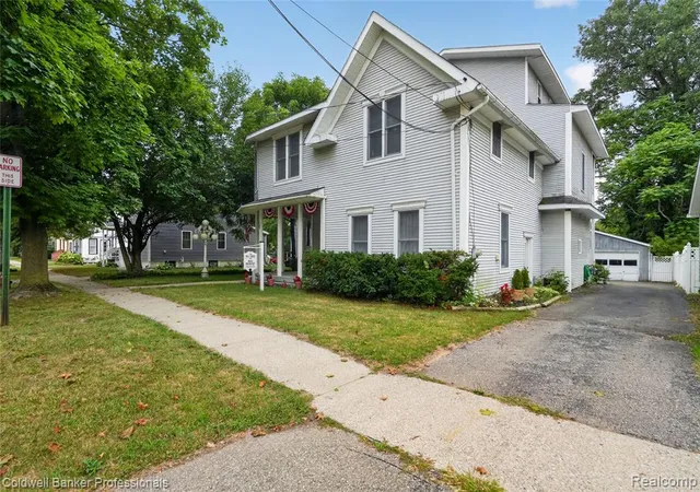 Photo 3 of Single family home for sale at 108 College St, Holly, MI 48442 1719 | MLS# 61022142 | Listing updated on 2026-09-13