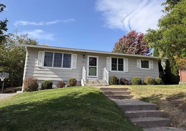 Photo 2 of Single family home for sale at 1400 Albion St, Marquette, MI 49855 | MLS# 50224755 | Listing updated on 2026-10-21