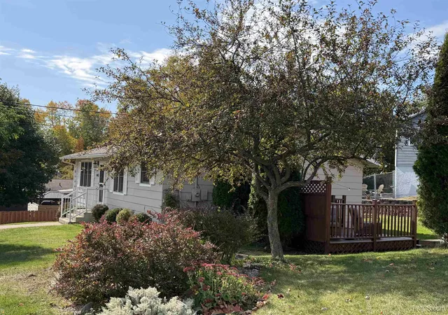 Photo 3 of Single family home for sale at 1400 Albion St, Marquette, MI 49855 | MLS# 50224755 | Listing updated on 2026-10-21