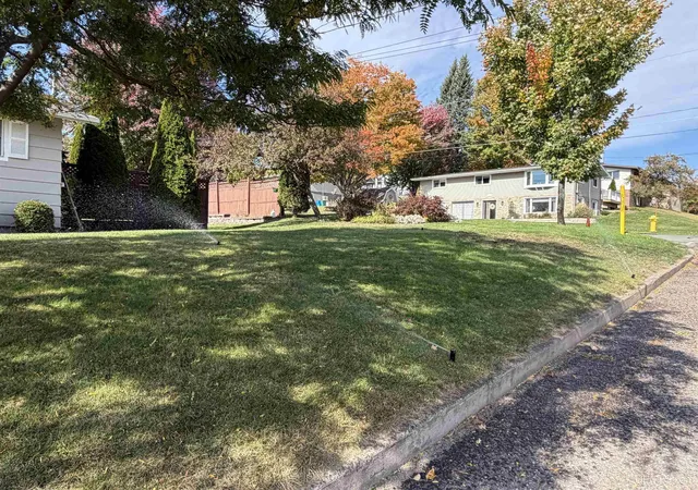 Photo 4 of Single family home for sale at 1400 Albion St, Marquette, MI 49855 | MLS# 50224755 | Listing updated on 2026-10-21
