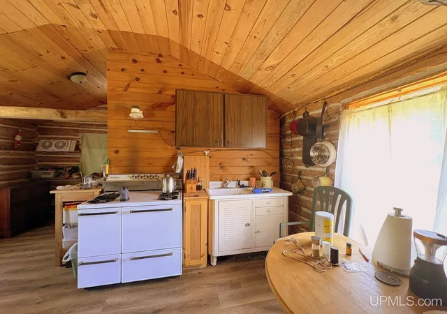Photo 4 of Single family home for sale at 722 S Carlshend Rd, Skandia, MI 49885 | MLS# 50220807 | Listing updated on 2026-09-04