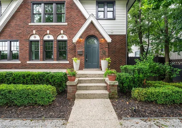 Photo 2 of Single family home for sale at 972 Ann St, Birmingham, MI 48009 | MLS# 61023467 | Listing updated on 2026-09-13