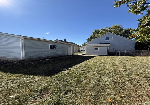 Photo 2 of Single family home for sale at 1113 S Grant St, Bay City, MI 48708 | MLS# 50224302 | Listing updated on 2026-10-08