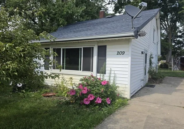Photo 1 of Single family home for sale at 209 Park St, Gaines, MI 48436 | MLS# 50223206 | Listing updated on 2026-10-29