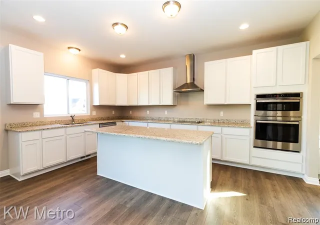 Photo 3 of Single family home for sale at 34607 John Bartley Cir, Sterling Heights, MI 48310 | MLS# 61026018 | Listing updated on 2026-09-15