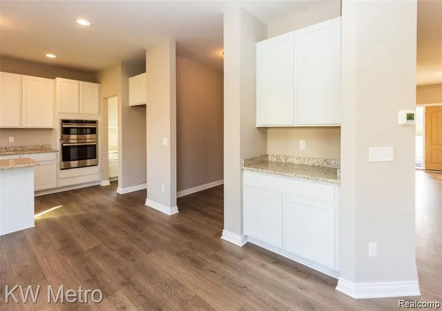 Photo 3 of Single family home for sale at 34607 John Bartley Cir, Sterling Heights, MI 48310 | MLS# 61026018 | Listing updated on 2026-09-15