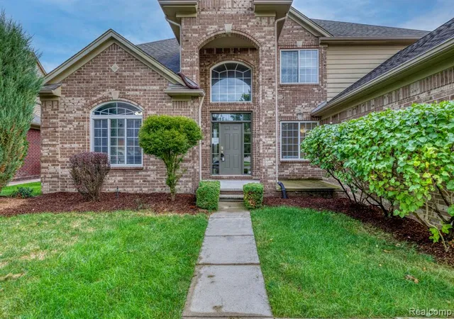 Photo 2 of Single family home for sale at 39710 W Offshore Dr, Harrison Twp, MI 48045 1557 | MLS# 61021748 | Listing updated on 2026-09-18