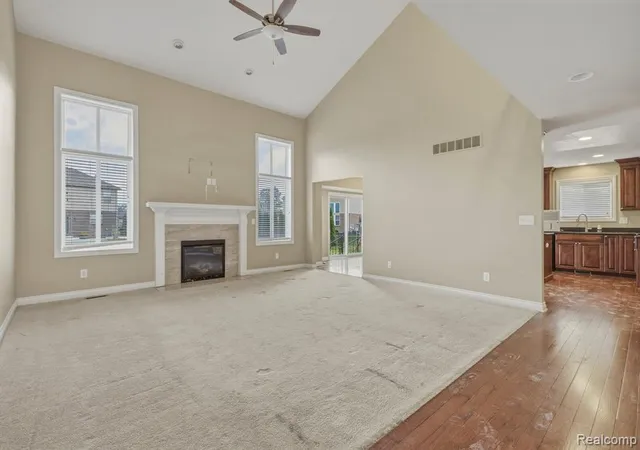 Photo 4 of Single family home for sale at 39710 W Offshore Dr, Harrison Twp, MI 48045 1557 | MLS# 61021748 | Listing updated on 2026-09-29