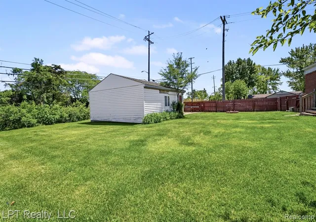 Photo 3 of Single family home for sale at 18181 Winwood Ct, Brownstown, MI 48193 8246 | MLS# 60998139 | Listing updated on 2026-09-16