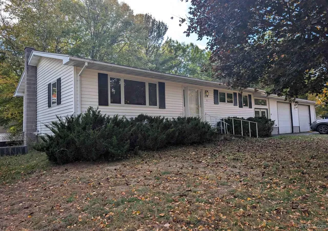 Photo 1 of Single family home for sale at 41 Sandwood Dr, Marquette, MI 49855 | MLS# 50224431 | Listing updated on 2026-10-09