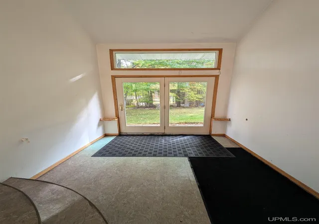 Photo 3 of Single family home for sale at 41 Sandwood Dr, Marquette, MI 49855 | MLS# 50224431 | Listing updated on 2026-10-09