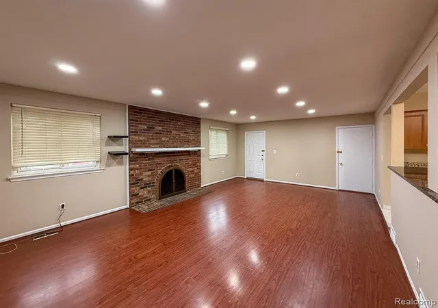 Photo 4 of Single family home for sale at 2863 Continental Dr, Troy, MI 48083 | MLS# 61026620 | Listing updated on 2026-10-17