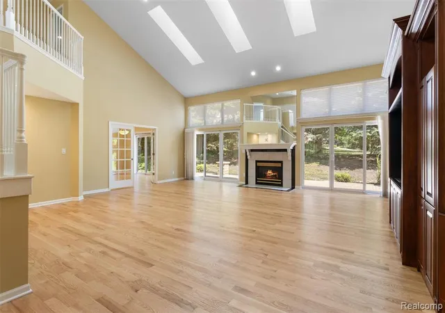 Photo 3 of Single family home for sale at 5593 Warrenshire Dr, West Bloomfield, MI 48322 1500 | MLS# 61025759 | Listing updated on 2026-10-18