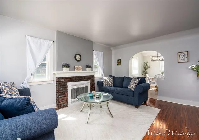 Photo 1 of Single family home for sale at 61 Canterbury St, Grand Rapids, MI 49548 | MLS# 70557198 | Listing updated on 2026-10-28