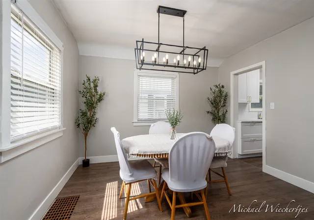 Photo 3 of Single family home for sale at 61 Canterbury St, Grand Rapids, MI 49548 | MLS# 70557198 | Listing updated on 2026-10-28