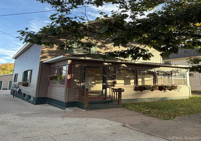 Photo 2 of Single family home for sale at 324 W Ridge St, Ishpeming, MI 49849 | MLS# 50215709 | Listing updated on 2026-10-19
