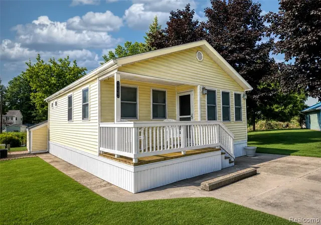 Photo 1 of Single family home for sale at 7122 Ben Franklin Dr, Lexington, MI 48450 9247 | MLS# 61025925 | Listing updated on 2026-08-31